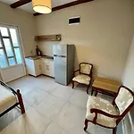 Lantställe Sunny Village, Pool House Podgorica