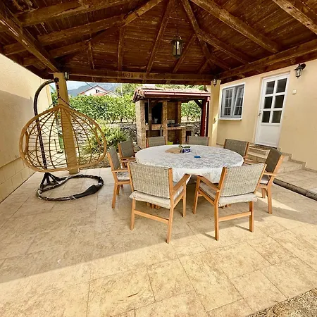 Séjour à la campagne Sunny Village, Pool House Podgorica