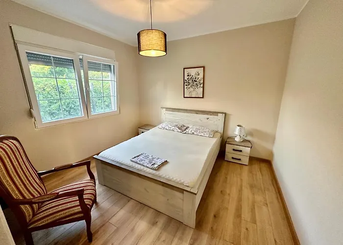 Séjour à la campagne Sunny Village, Pool House *