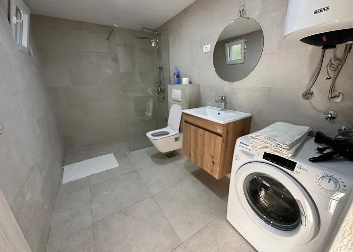 Séjour à la campagne Sunny Village, Pool House *