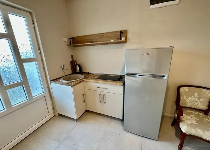 Séjour à la campagne Sunny Village, Pool House *