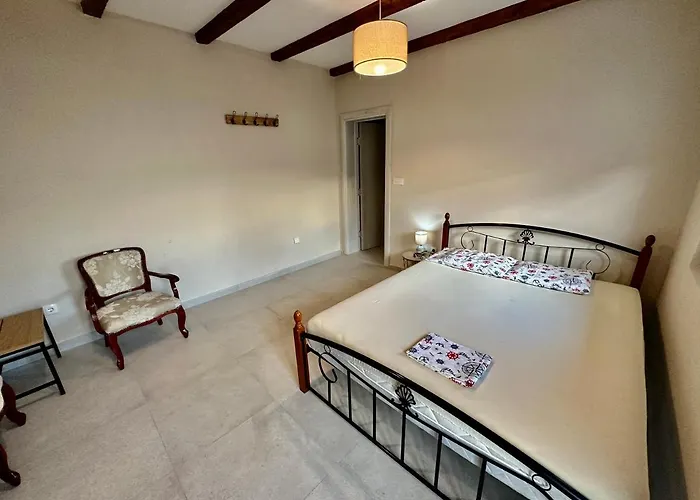 Séjour à la campagne Sunny Village, Pool House *