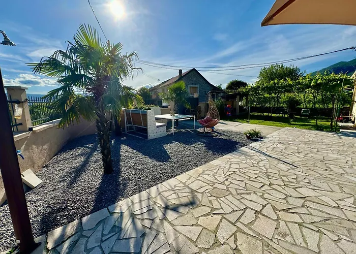 Sunny Village, Pool House