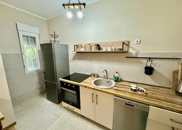 Séjour à la campagne Sunny Village, Pool House Podgorica