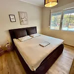 Sunny Village, Pool House Landhaus Podgorica