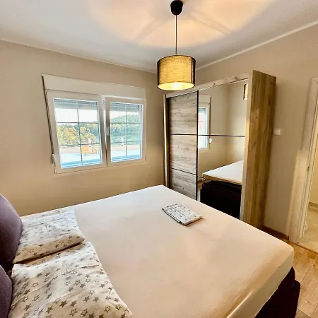Landhaus Sunny Village, Pool House Podgorica