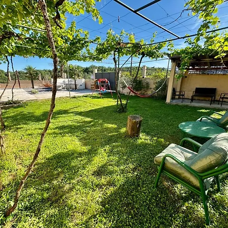 Sunny Village, Pool House Landhaus Podgorica