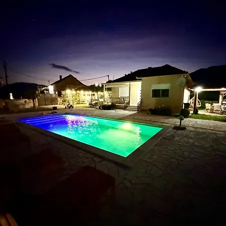 乡村民宿 Sunny Village, Pool House