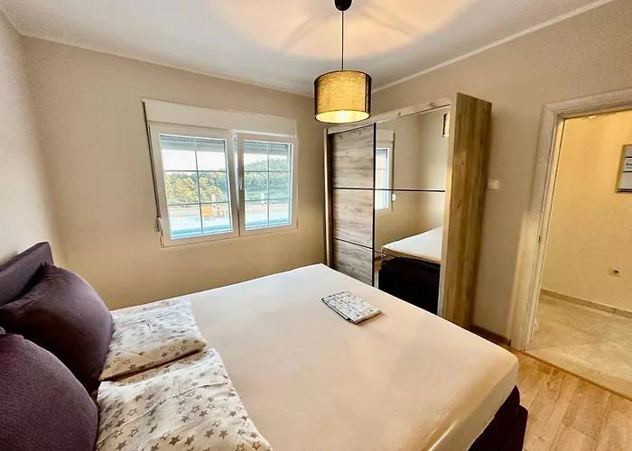 Landhaus Sunny Village, Pool House Podgorica