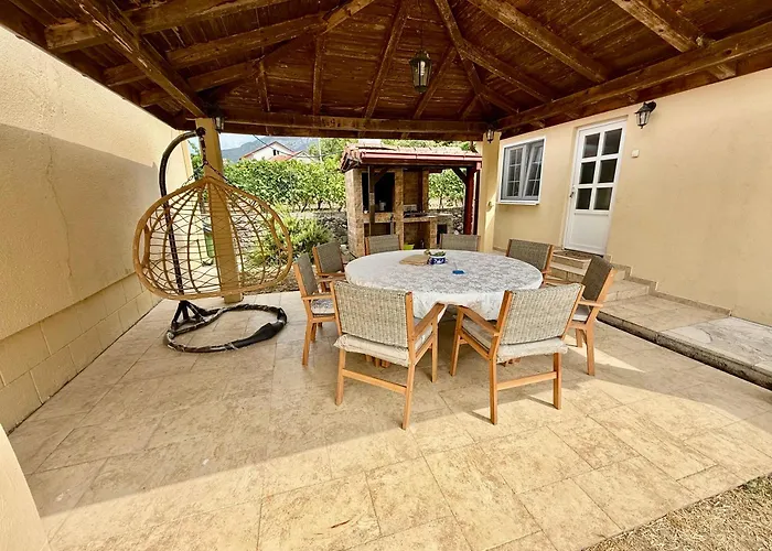 Landhaus Sunny Village, Pool House Podgorica