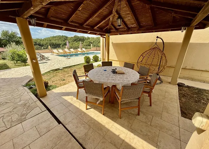 Sunny Village, Pool House